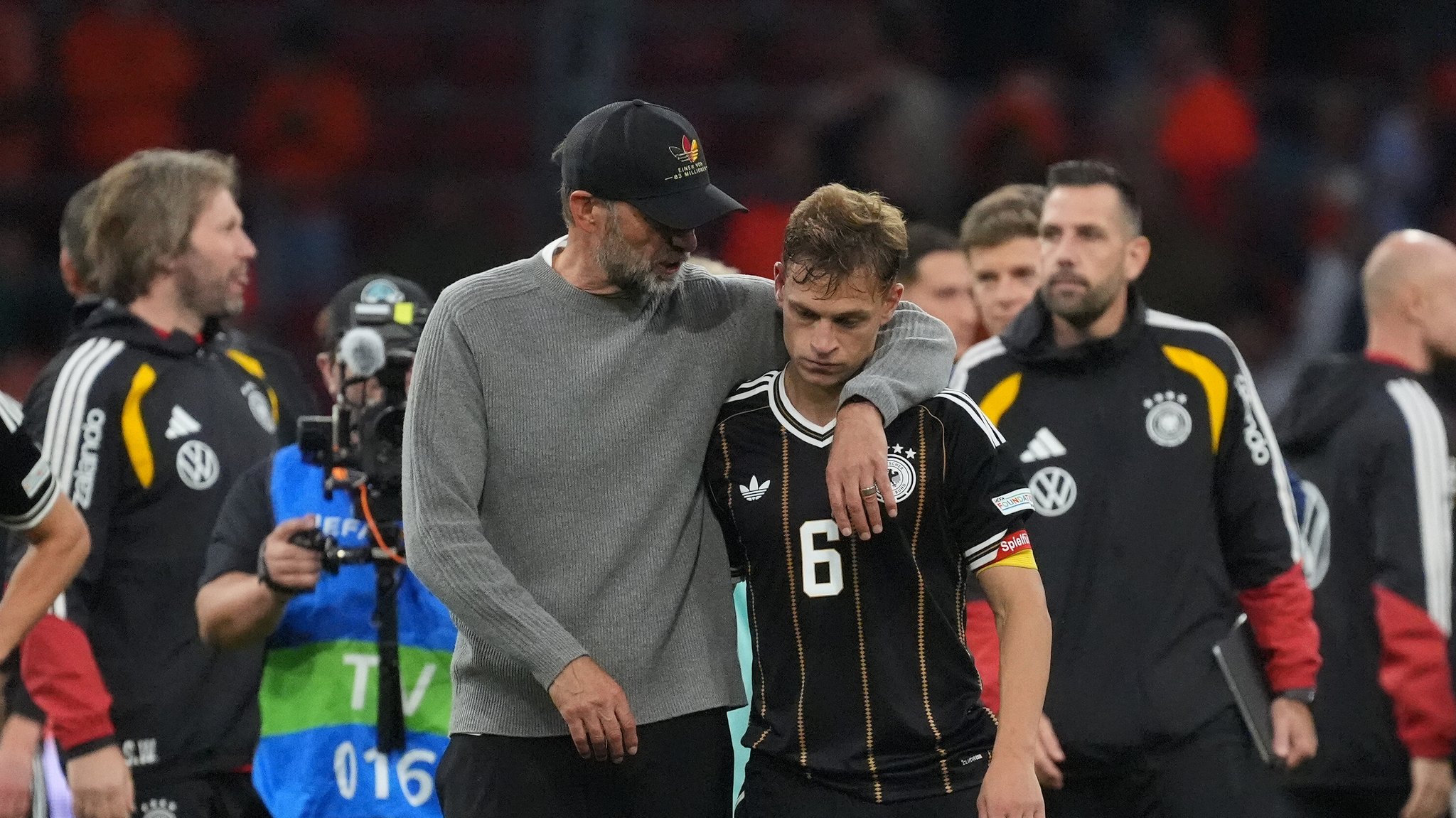 "Unsportlich" und "Schande": Kimmich-Szene sorgt für Wirbel
