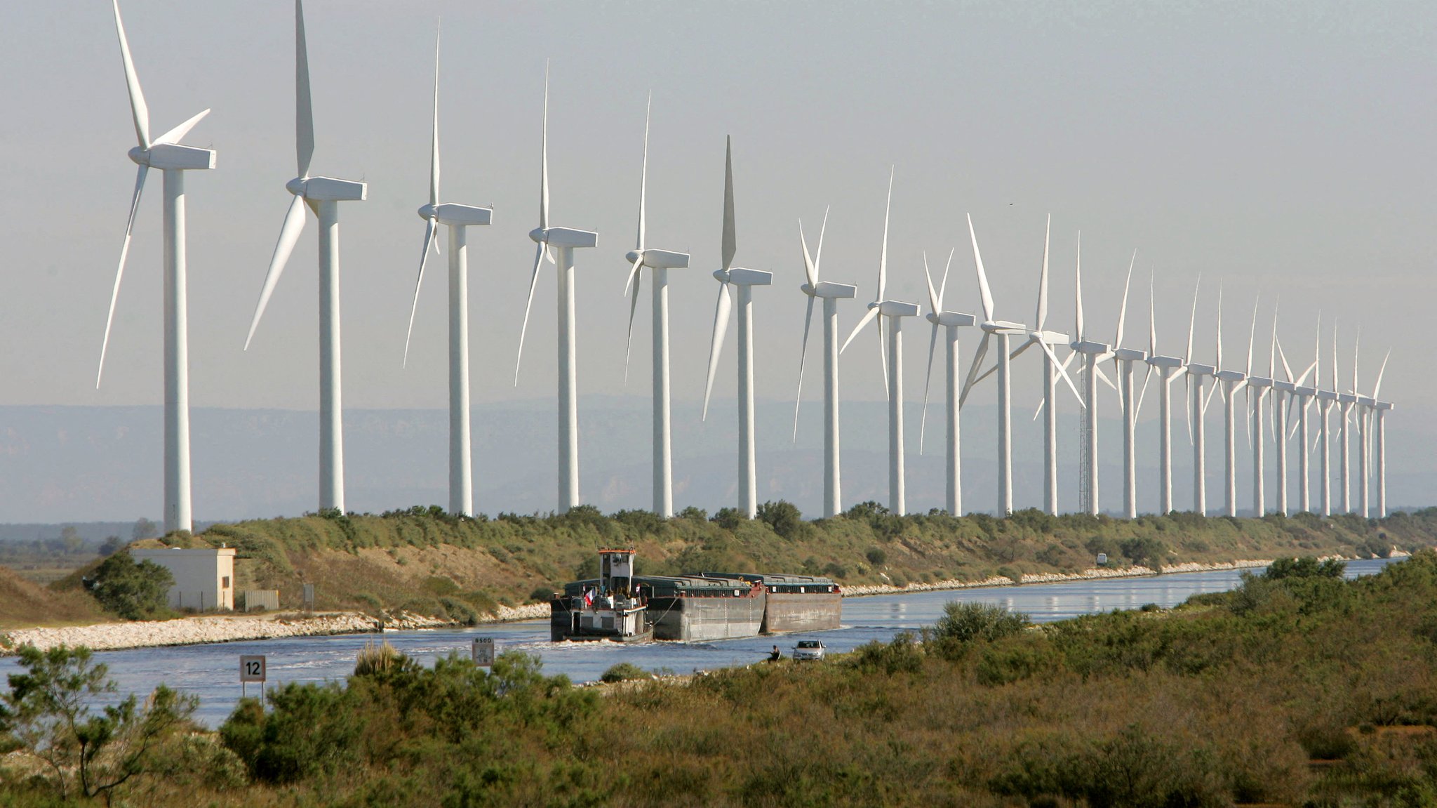 Von intakten Windrädern geht in der Regel keine Gefahr für das Grundwasser aus