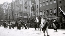Zug der Landshuter Hochzeit in der Altstadt 1937 | Bild:Die Förderer e.V. 