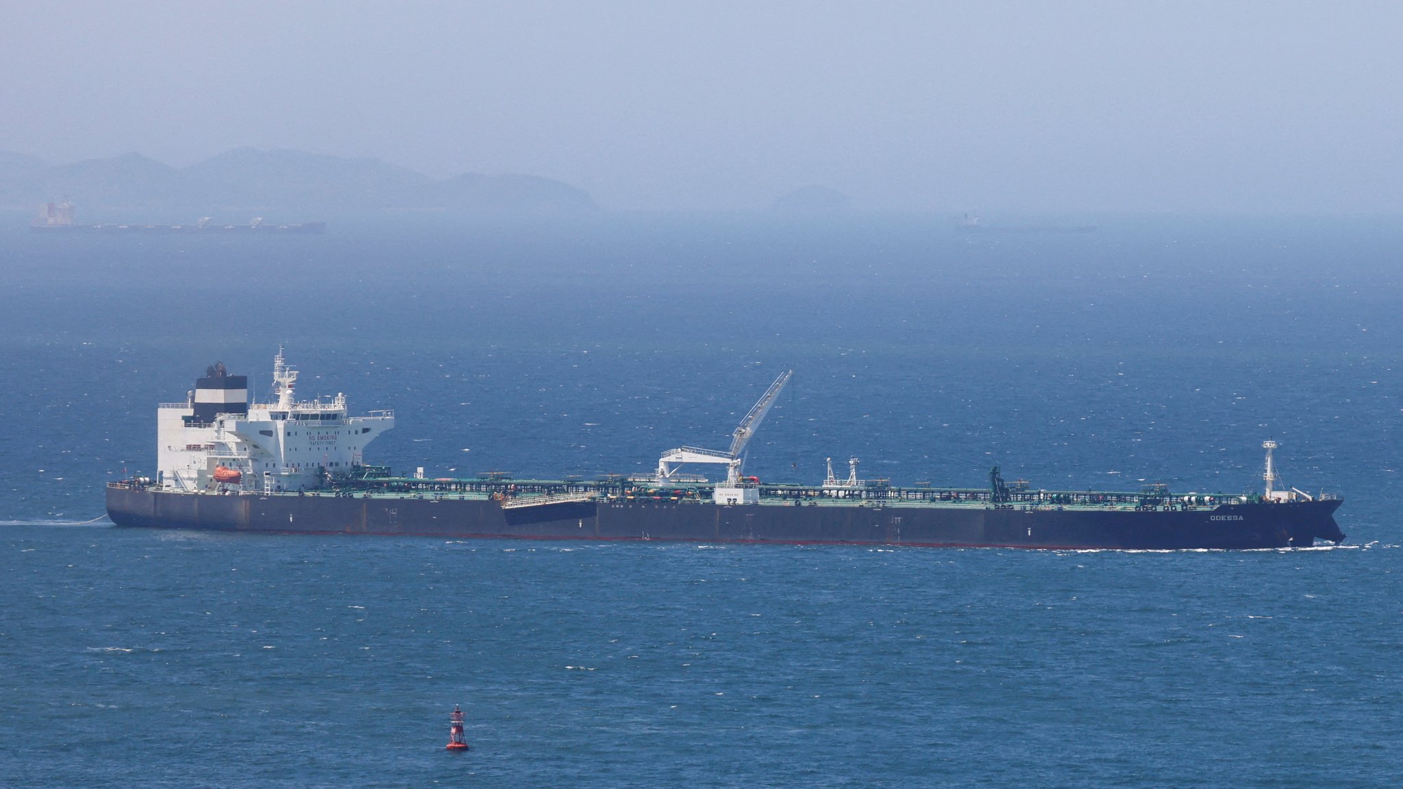 Symbolbild Tanker in der Straße von Hormus. ARCHIV (01.07.2026) | Bild: REUTERS/Kim Soo-hyeon/File Photo Symbolbild Tanker in der Straße von Hormus. ARCHIV (01.07.2026)