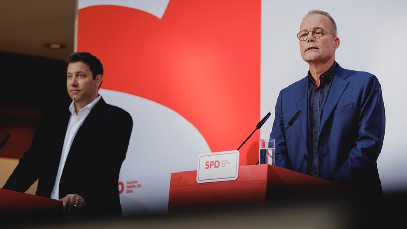 Matthias Miersch (r.) und Lars Klingbeil | Bild: pa/dpa/Florian Gaertner Matthias Miersch (r.) und Lars Klingbeil
