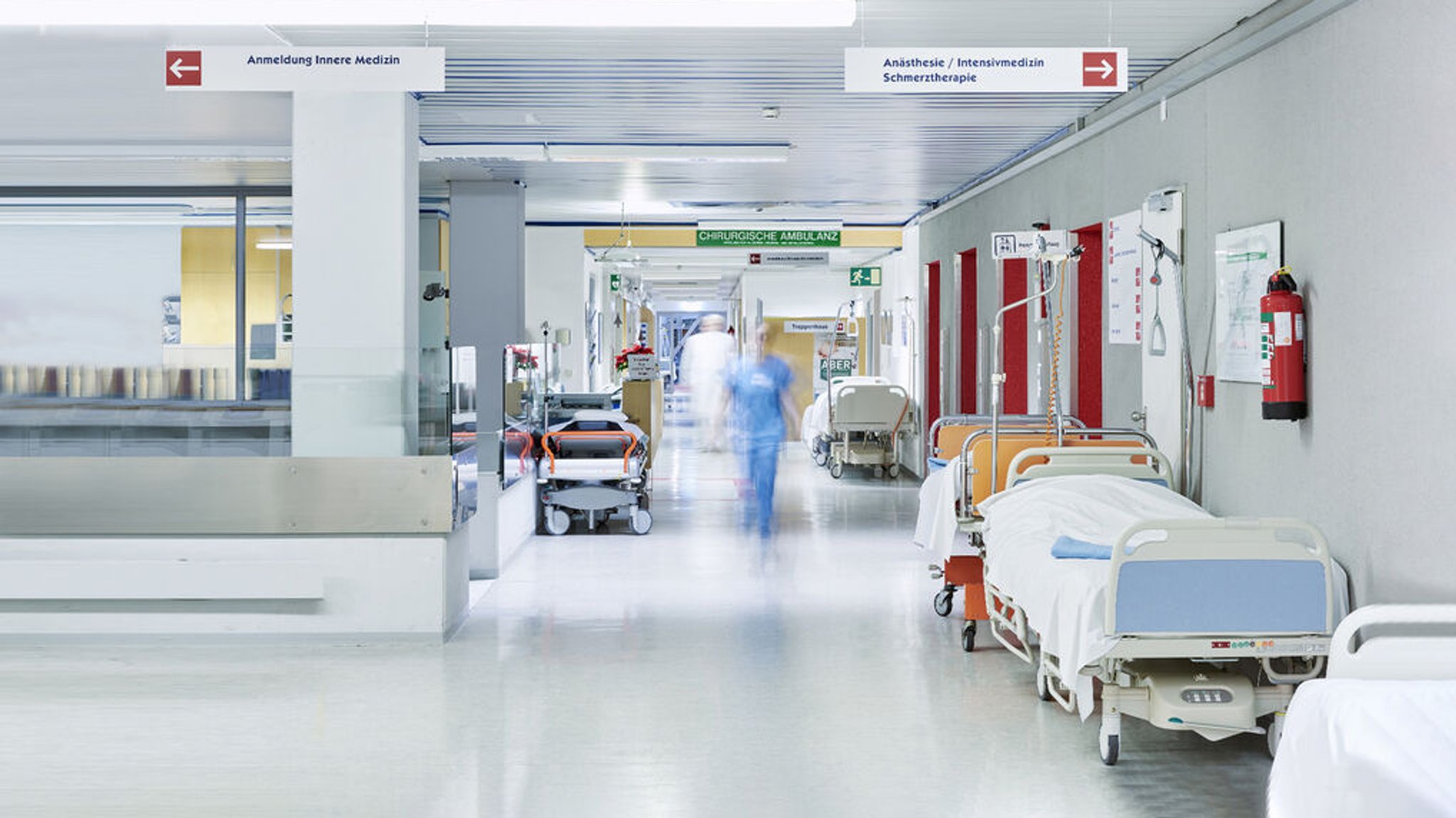 ACHTUNG! Generisches Symbolbild nur für BR24TV Rundschau für Anchor A1K2-PAN16-M,
von AdobeStock-108994535
Leere Pflegebetten stehen im Flur von einem Krankenhaus.