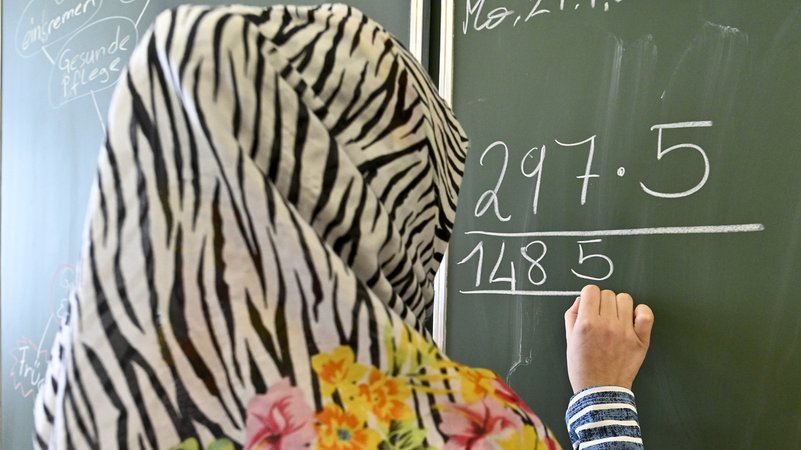 Wiener Schülerin mit Kopftuch (Archiv- und Symbolbild) | Bild: picture alliance / Herbert Neubauer / APA / picturedesk.com Wiener Schülerin mit Kopftuch (Archiv- und Symbolbild)