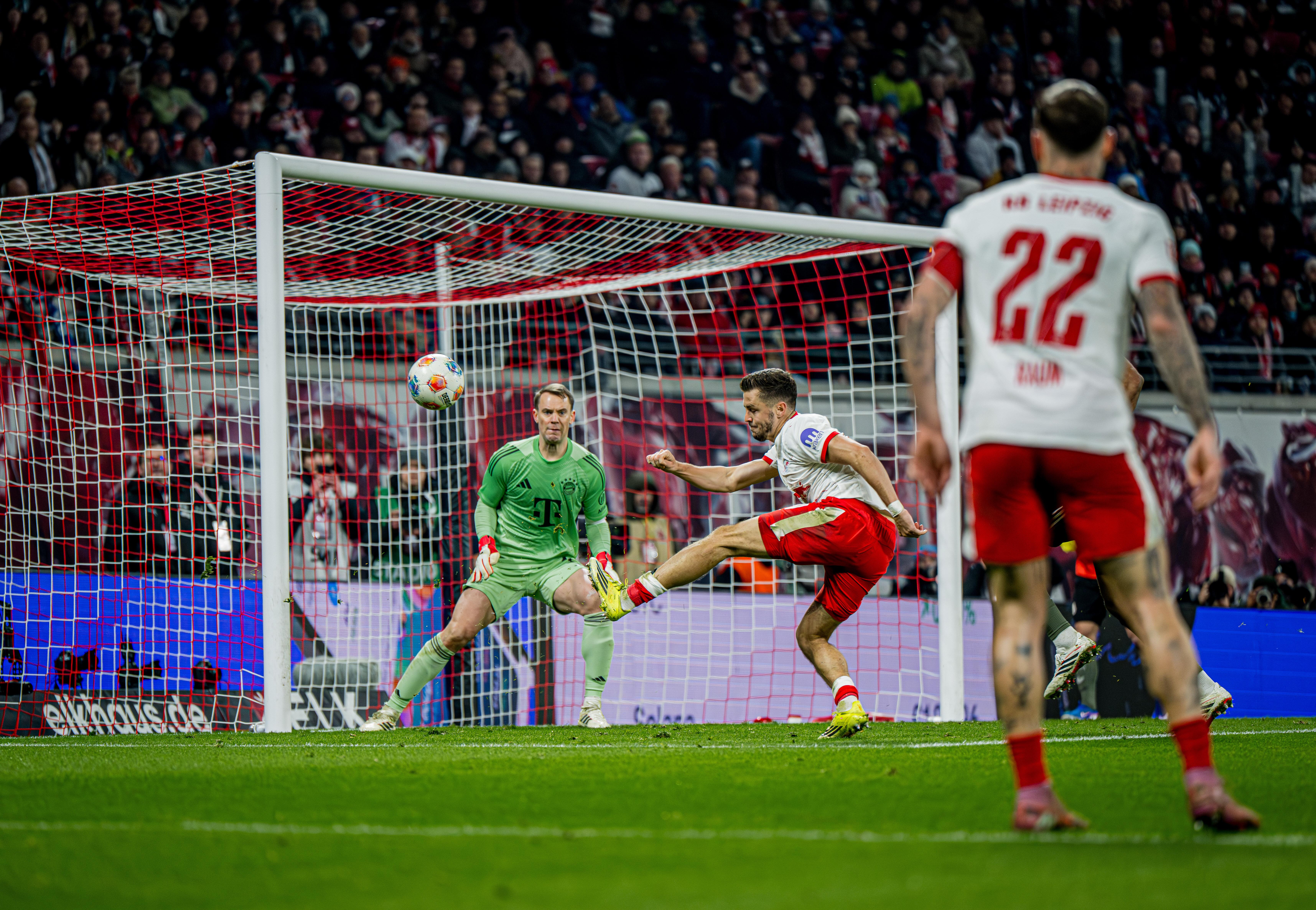 Spielszene FC Bayern München - RB Leipzig (Archivbild)