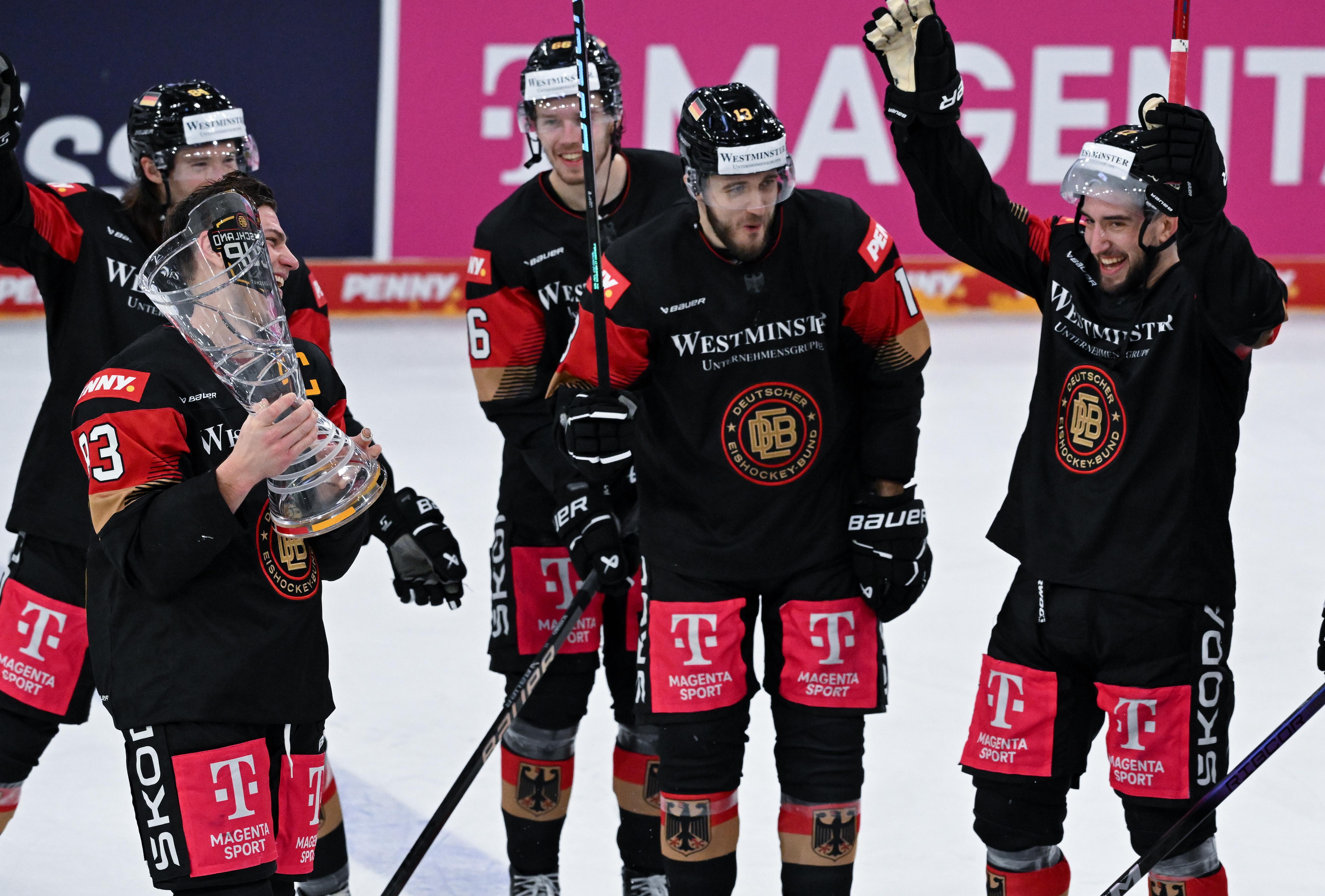 Jubel trotz Niederlage Eishockey-Heimsieg beim Deutschland Cup BR24