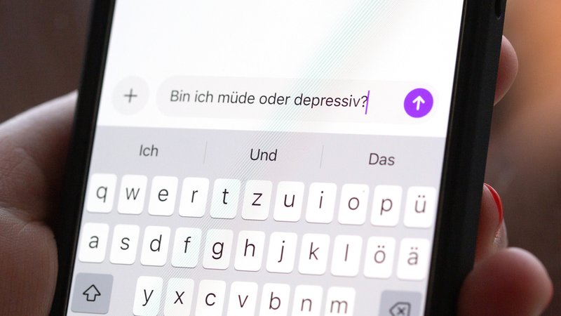 Eine neue BR-Studie zeigt: Die Mehrheit der Deutschen nutzt bereits KI-Tools wie ChatGPT zur Informationssuche. Das verändert das Internet grundlegend – und trifft vor allem Wikipedia und klassische Websites. | Bild: picture alliance/dpa | Fernando Gutierrez-Juarez Eine neue BR-Studie zeigt: Die Mehrheit der Deutschen nutzt bereits KI-Tools wie ChatGPT zur Informationssuche. Das verändert das Internet grundlegend – und trifft vor allem Wikipedia und klassische Websites.