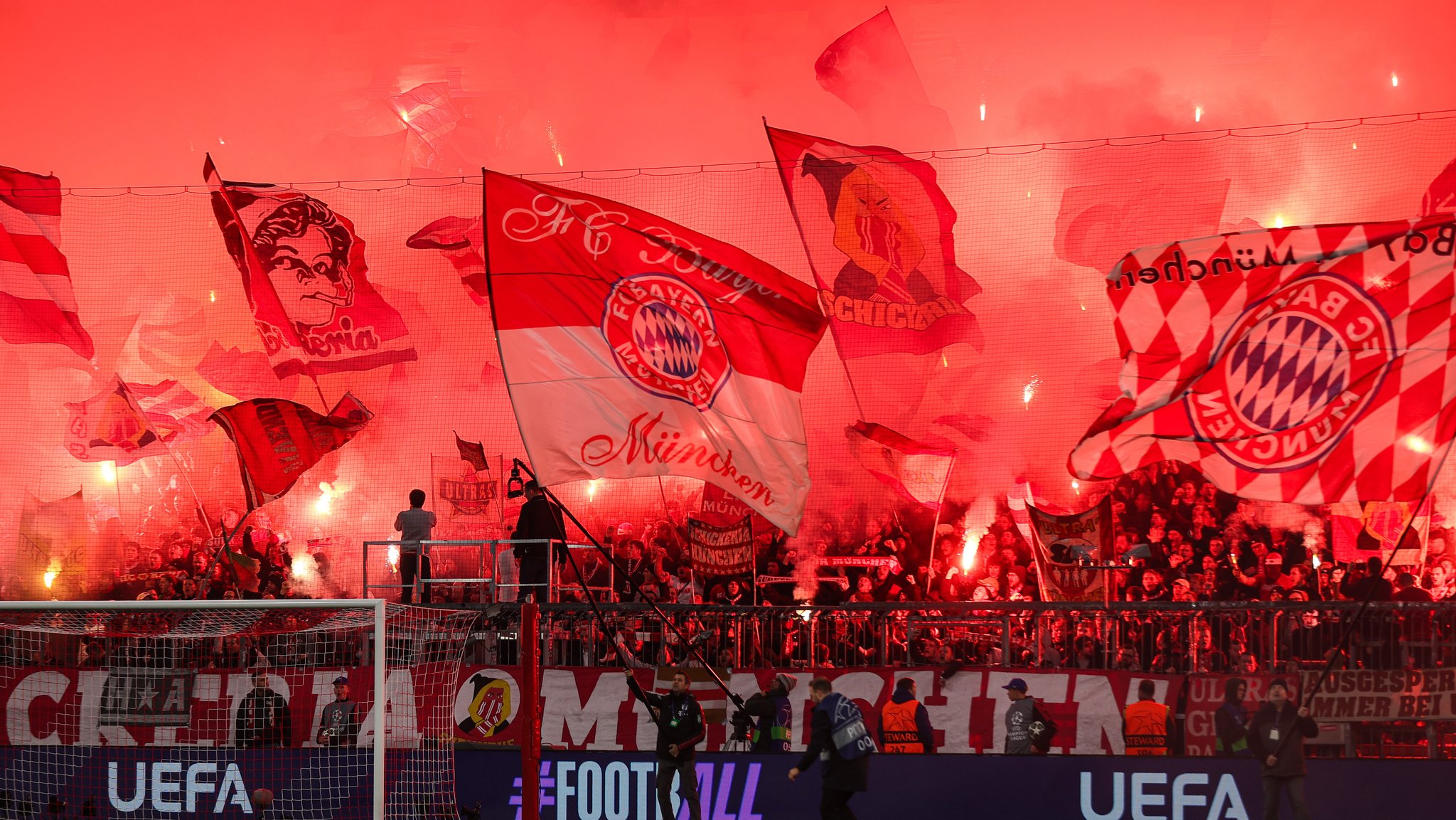 Pyro-Einsatz in der Allianz Arena