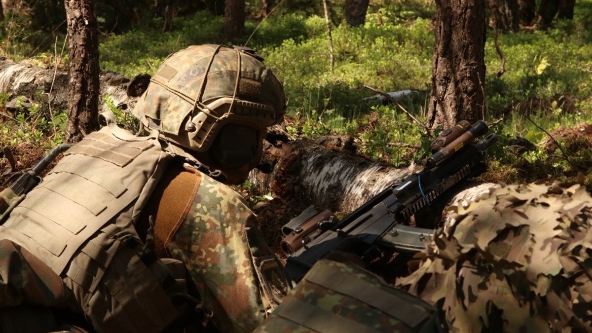 Panzergrenadiere aus Oberviechtach bei einer Übung. Ihr Bataillon wird dauerhaft nach Litauen verlegt. 