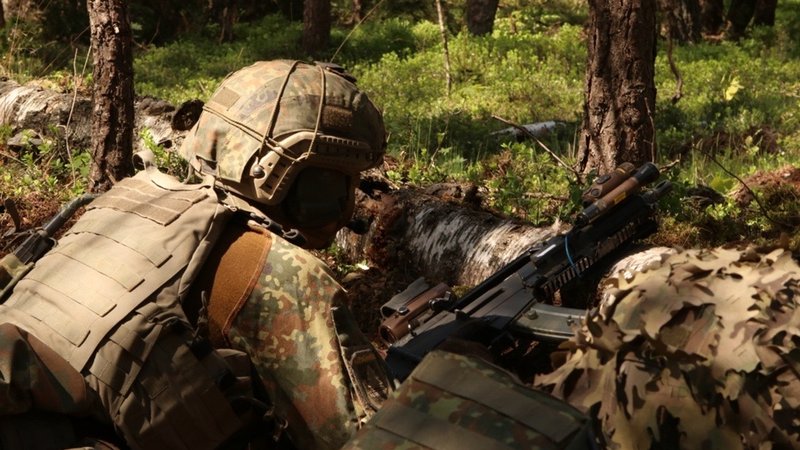 Panzergrenadiere aus Oberviechtach bei einer Übung. Ihr Bataillon wird dauerhaft nach Litauen verlegt. | Bild: BR/Kilian Neuwert Panzergrenadiere aus Oberviechtach bei einer Übung. Ihr Bataillon wird dauerhaft nach Litauen verlegt.