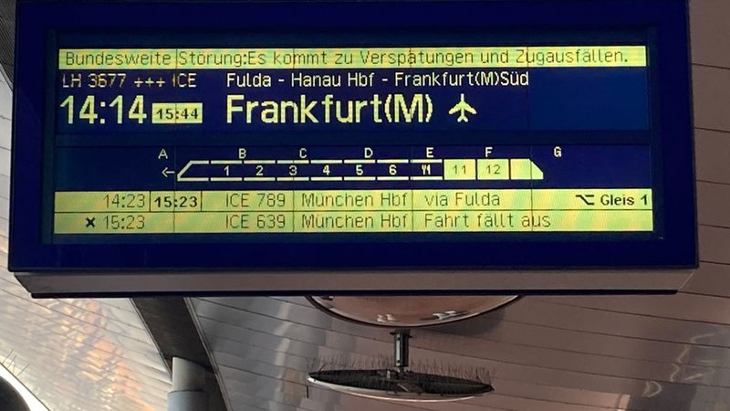 Störung bei der Bahn | Bild: dpa-Bildfunk/Verena Schmitt-Roschmann Störung bei der Bahn