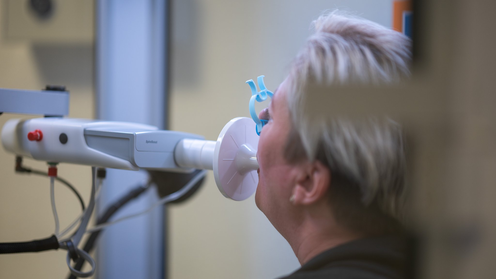 Lungenfunktionstest in einer Klinik.