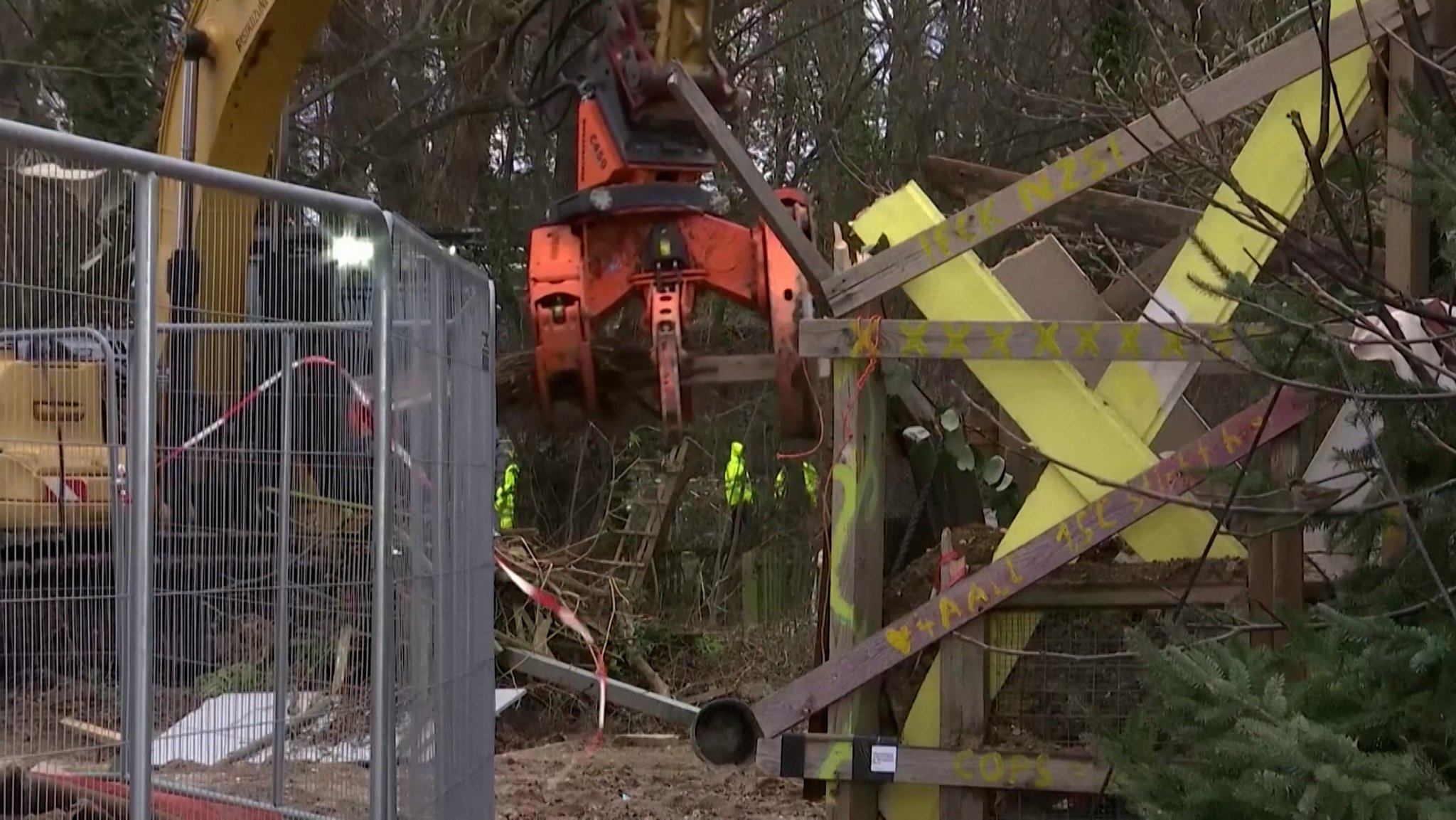 Nach einem unruhigen Samstag im Braunkohle-Ort Lützerath ziehen die Beteiligten eine kritische Bilanz.