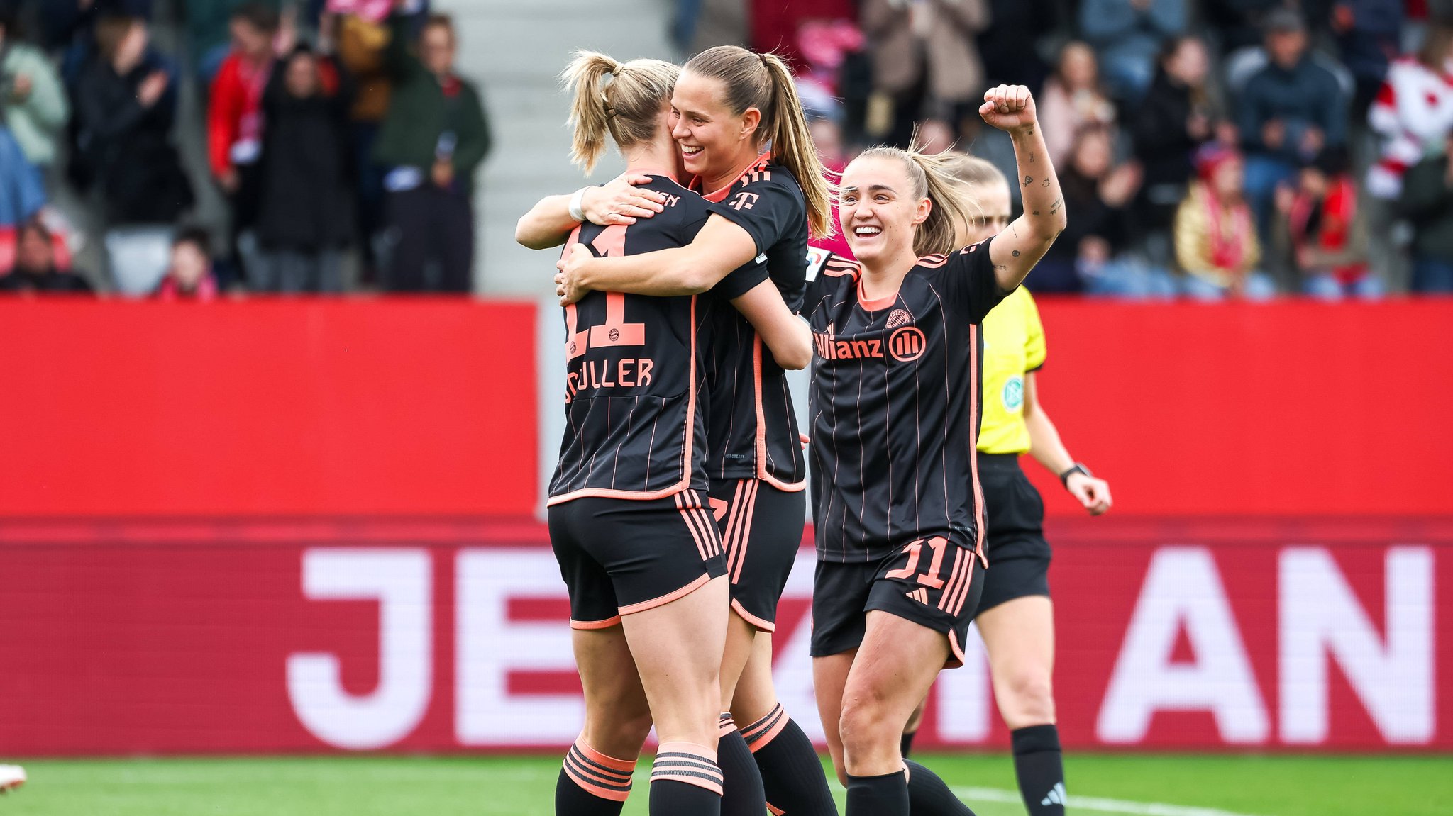 FC Bayern Frauen bauen Tabellenführung aus