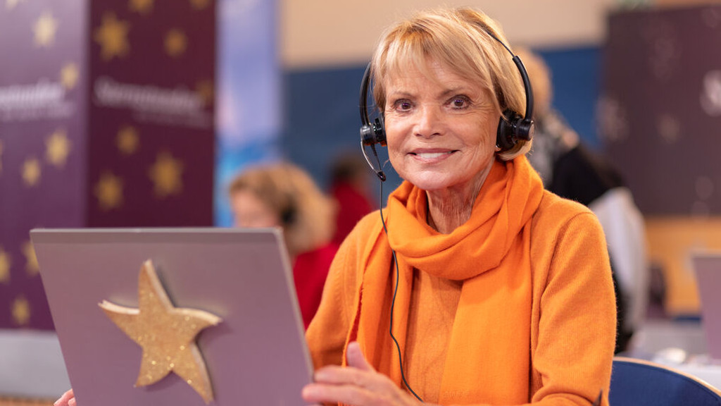 Uschi Glas (Schauspielerin) am Spendentelefon.