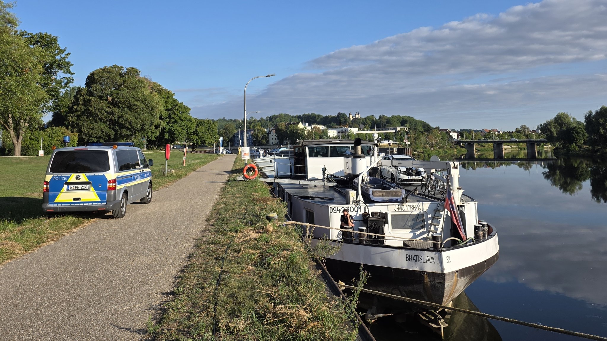 Ermittlungen nach Feuer auf Donau-Frachtschiff