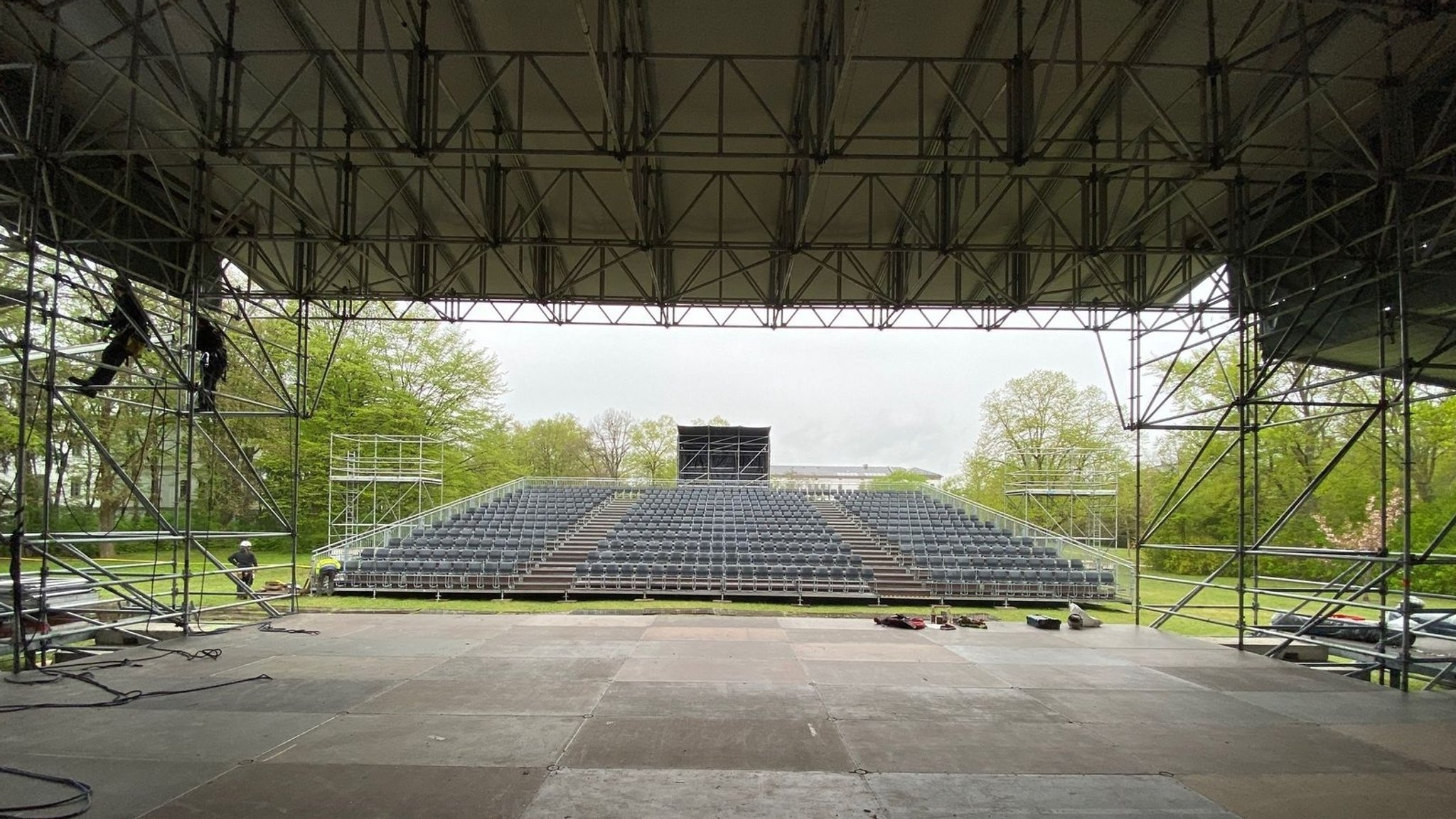 Theater Regensburg startet wieder mit Open-Air-Veranstaltungen. Unter anderem auf der Freilichtbühne im Regensburger Ostpark