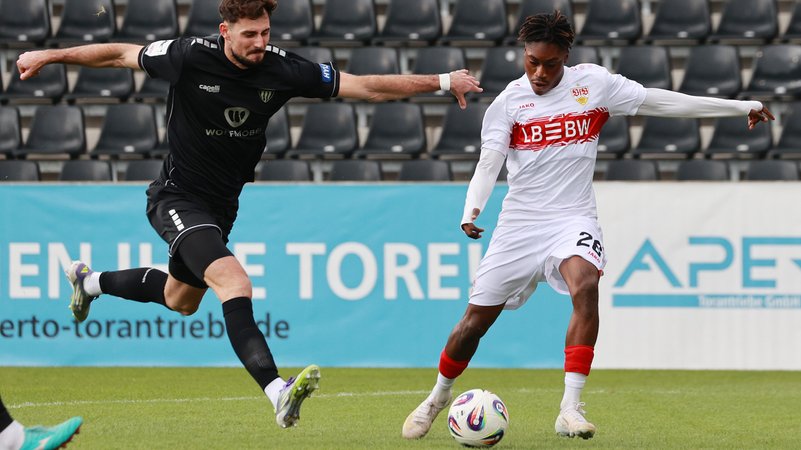 VfB Stuttgart II - 1. FC Schweinfurt 05: Justin Diehl re. 1:0 Tor für den VFB | Bild: picture alliance / Pressefoto Rudel | Herbert Rudel VfB Stuttgart II - 1. FC Schweinfurt 05: Justin Diehl re. 1:0 Tor für den VFB