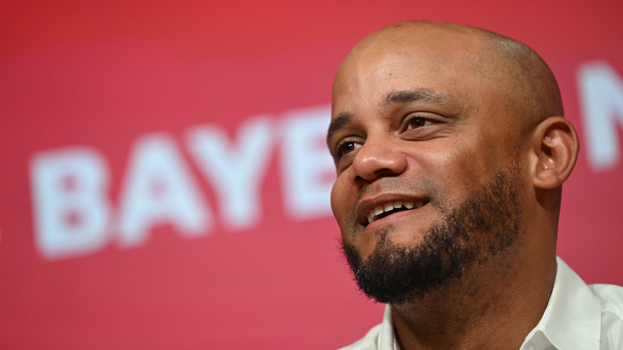 30.05.2024, Bayern, München: Fußball: Bundesliga, Vorstellung neuer Trainer beim FC Bayern, Allianz Arena: Vincent Kompany wird als neuer Trainer vorgestellt. F