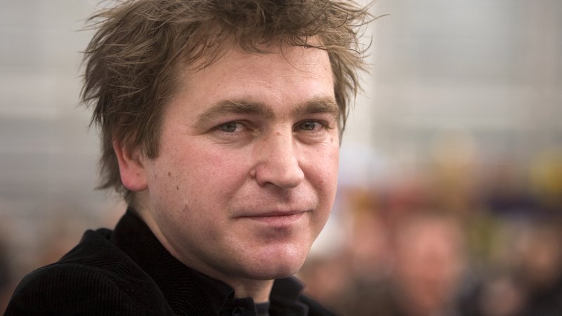 Historiker Ilko-Sascha Kowalczuk im Interview bei Bayern 2 | Bild: Arno Burgi/ZB/picture-alliance Historiker Ilko-Sascha Kowalczuk im Interview bei Bayern 2