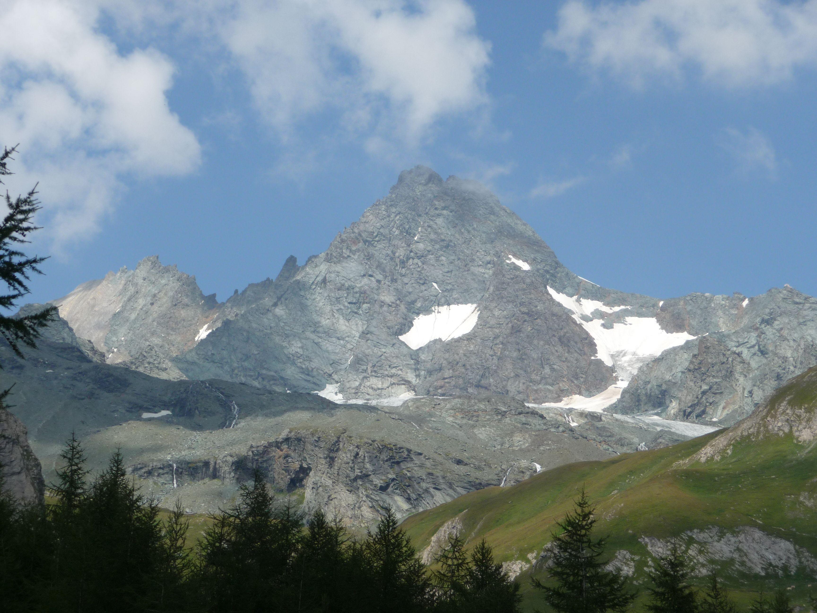 Viele Frauen klagen im Netz darüber, dass sie auf Bergwanderungen von ihrer männlichen Begleitung im Stich gelassen werden.  | Bild:BR/Georg Bayerle