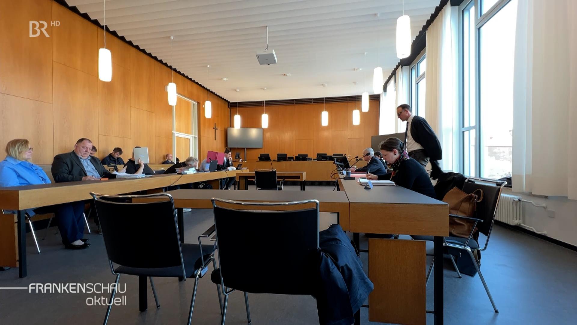 Brutale Prügelattacke auf Obdachlosen: Angeklagte gestehen Tat.