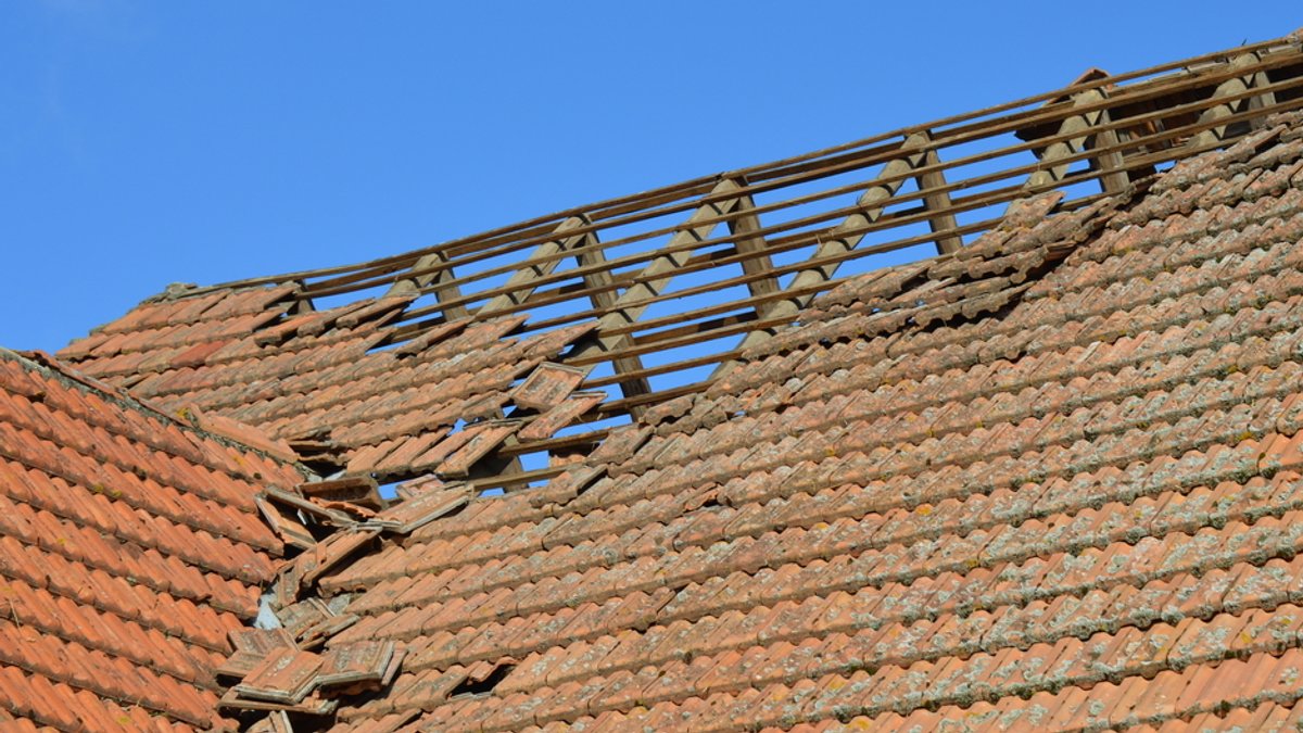 Windböe beschädigt in der Oberpfalz knapp 20 Häuser  
