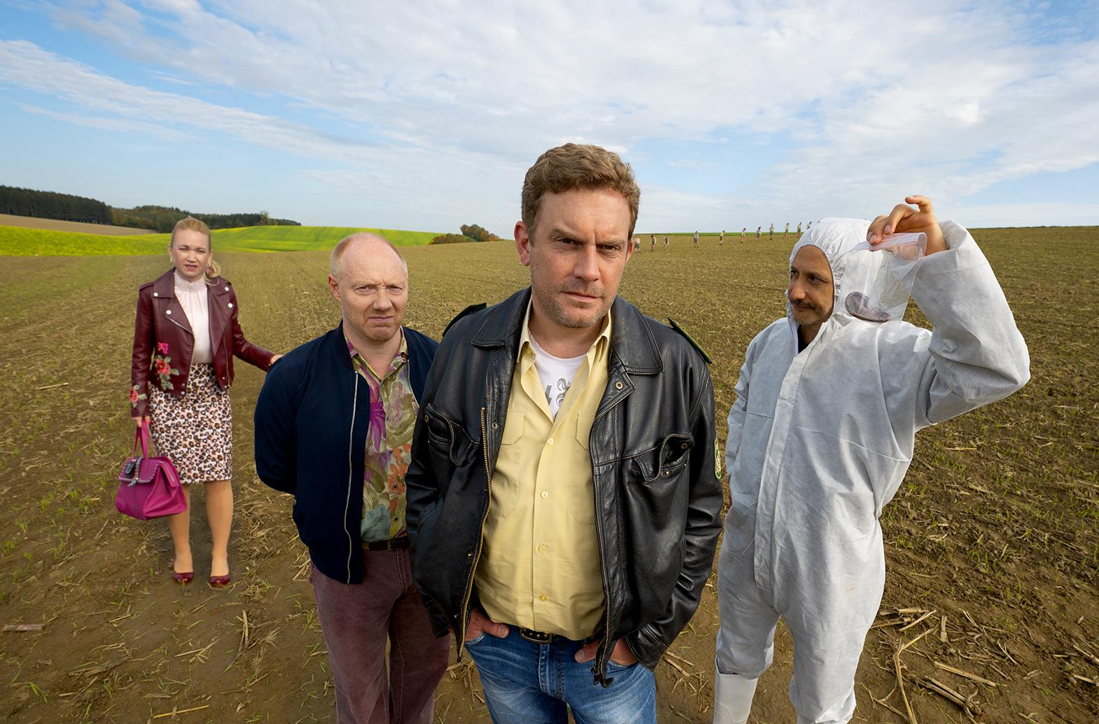 Franz Eberhofer die Neunte: Sebastian Bezzel (2.v.r.) in seiner Paraderolle | Bild:Constantin