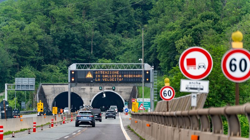 Baustellenbereich an der A9 kurz nach der Einreise aus der Schweiz nach Italien (Foto vom 04.06.2025) | Bild: picture alliance / CHROMORANGE|Michael Bihlmayer Baustellenbereich an der A9 kurz nach der Einreise aus der Schweiz nach Italien (Foto vom 04.06.2025)
