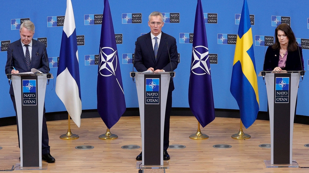 Politik und Hintergrund: Finnland und Schweden wollen in die NATO | Bild: dpa-Bildfunk/Olivier Matthys Politik und Hintergrund: Finnland und Schweden wollen in die NATO