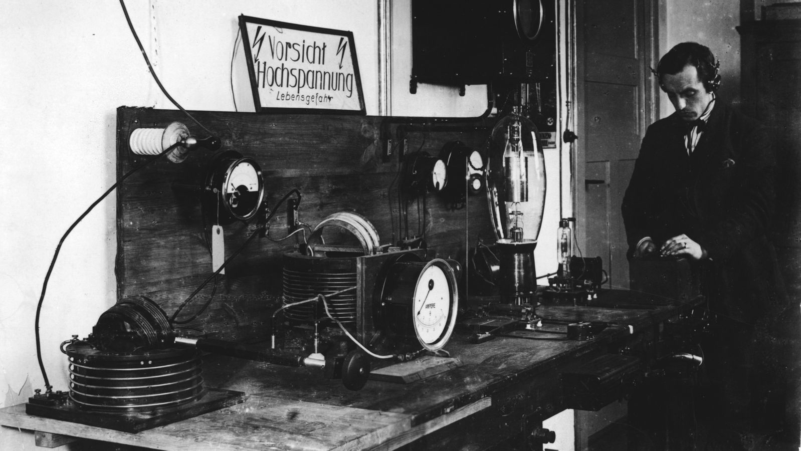 Vor 100 Jahren Die Geschichte des Radios in Deutschland