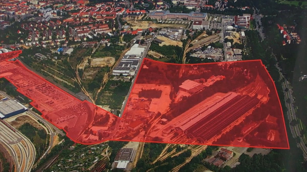 Luftbild vom Nürnberger Süden, rot eingefärbt die Fläche, auf der die Technische Universität Nürnberg gebaut werden soll