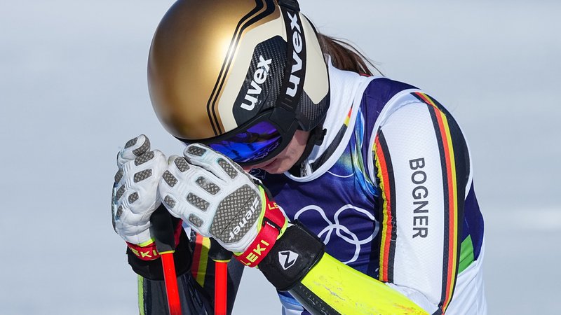 Lena Dürr ist enttäuscht im Ziel | Bild: picture alliance/dpa | Michael Kappeler Lena Dürr ist enttäuscht im Ziel