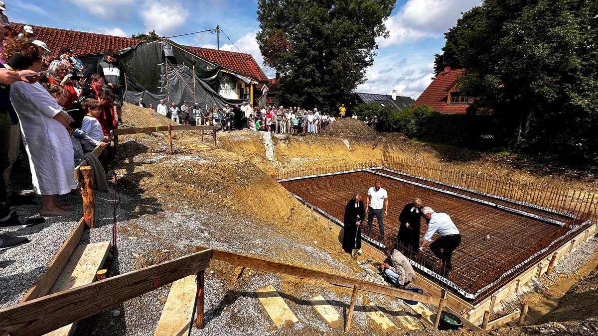 Bislang ist nur die Bodenplatte der neuen Christuskirche fertiggestellt. Aufträge im Wert von 1,6 Millionen Euro wurden bereits vergeben. 