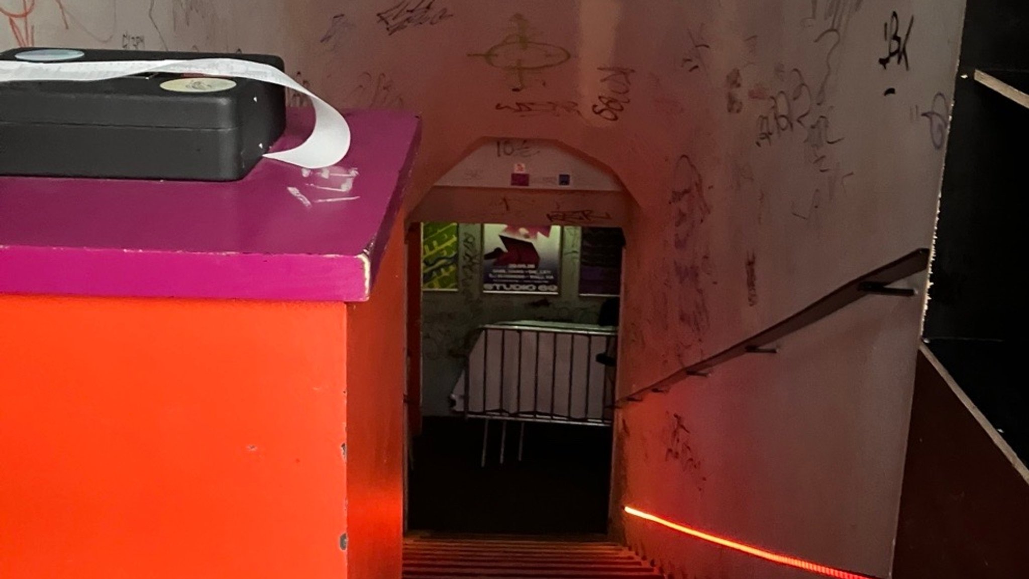 Der Club "Goldener Reiter" befindet sich im Untergeschoss eines Wohnhauses im Münchner Glockenbachviertel.