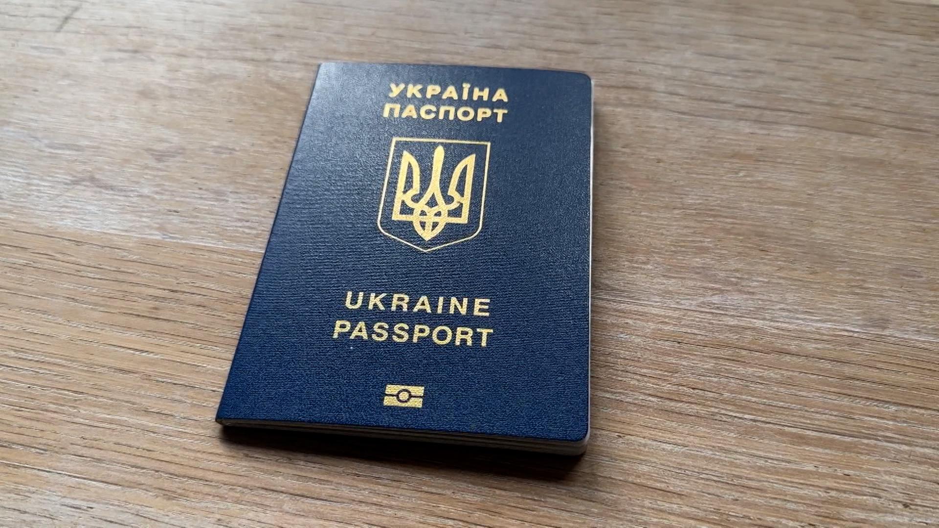 Wehrdienstpflichtige Ukrainer im Ausland unter Druck