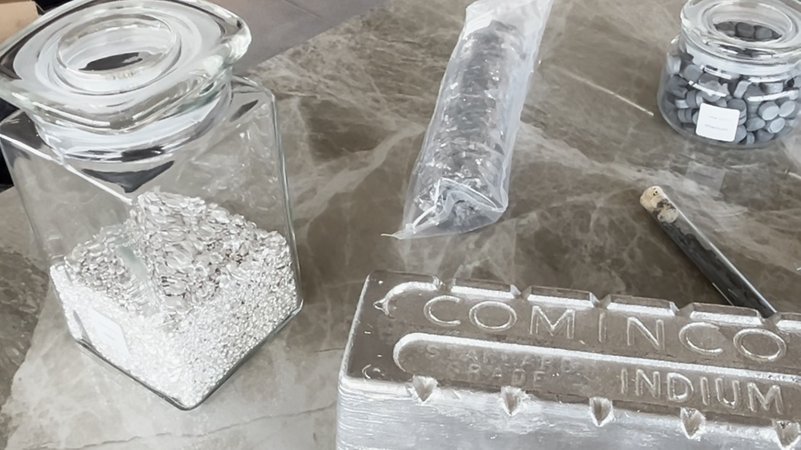 Industriemetalle auf Tisch | Bild: Jürgen Seitz/BR Industriemetalle auf Tisch