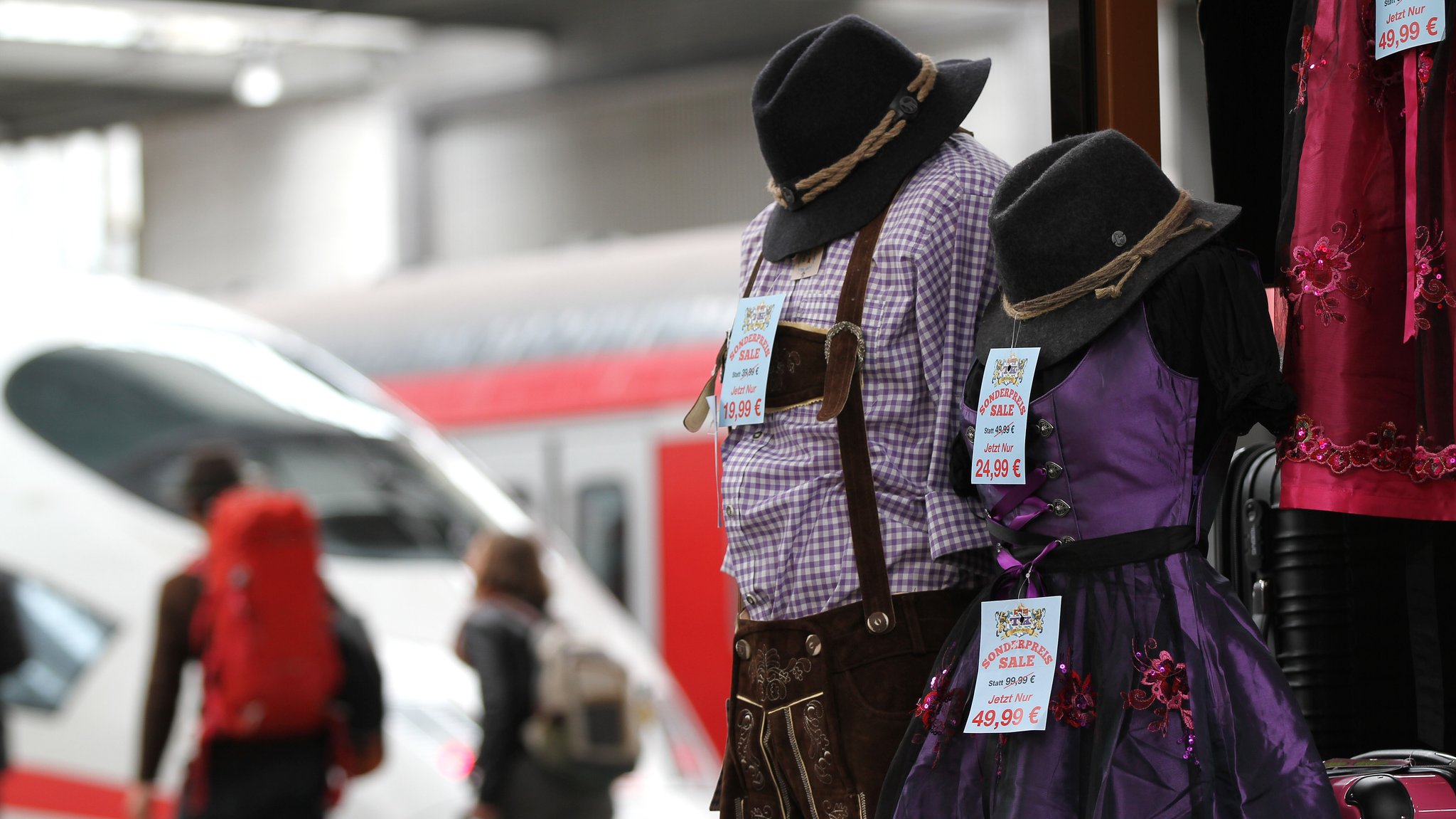 Symbolbild: Bahn rüstet sich für Wiesn | Bild: picture alliance / SZ Photo | Robert Haas Symbolbild: Bahn rüstet sich für Wiesn
