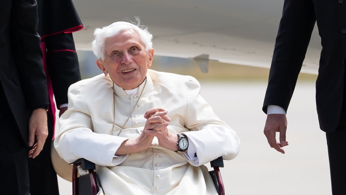Benedikt XVI. im Juni 2020 am Münchner Flughafen