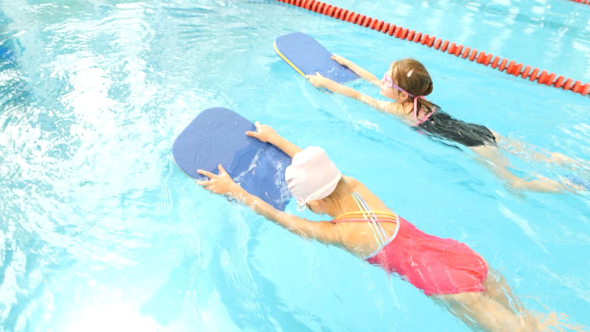 Über 20.000 Kinder nehmen in diesem Jahr an der Aktion "Bayern schwimmt" teil.