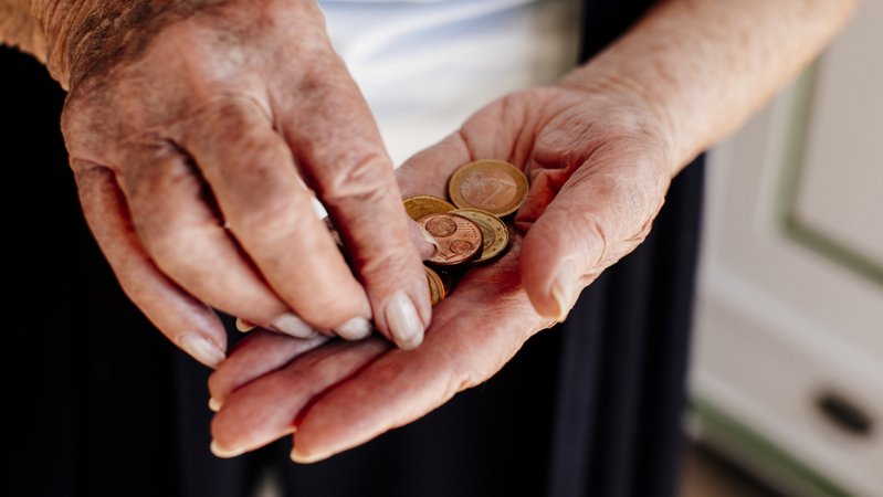 Die Mieten steigen, Wohnraum ist vielerorts knapp. Für Menschen mit kleinen Renten oder Einkommen ein Problem. Manchen droht die Wohnungslosigkeit. | Bild: BR/Johanna Schlüter Die Mieten steigen, Wohnraum ist vielerorts knapp. Für Menschen mit kleinen Renten oder Einkommen ein Problem. Manchen droht die Wohnungslosigkeit.