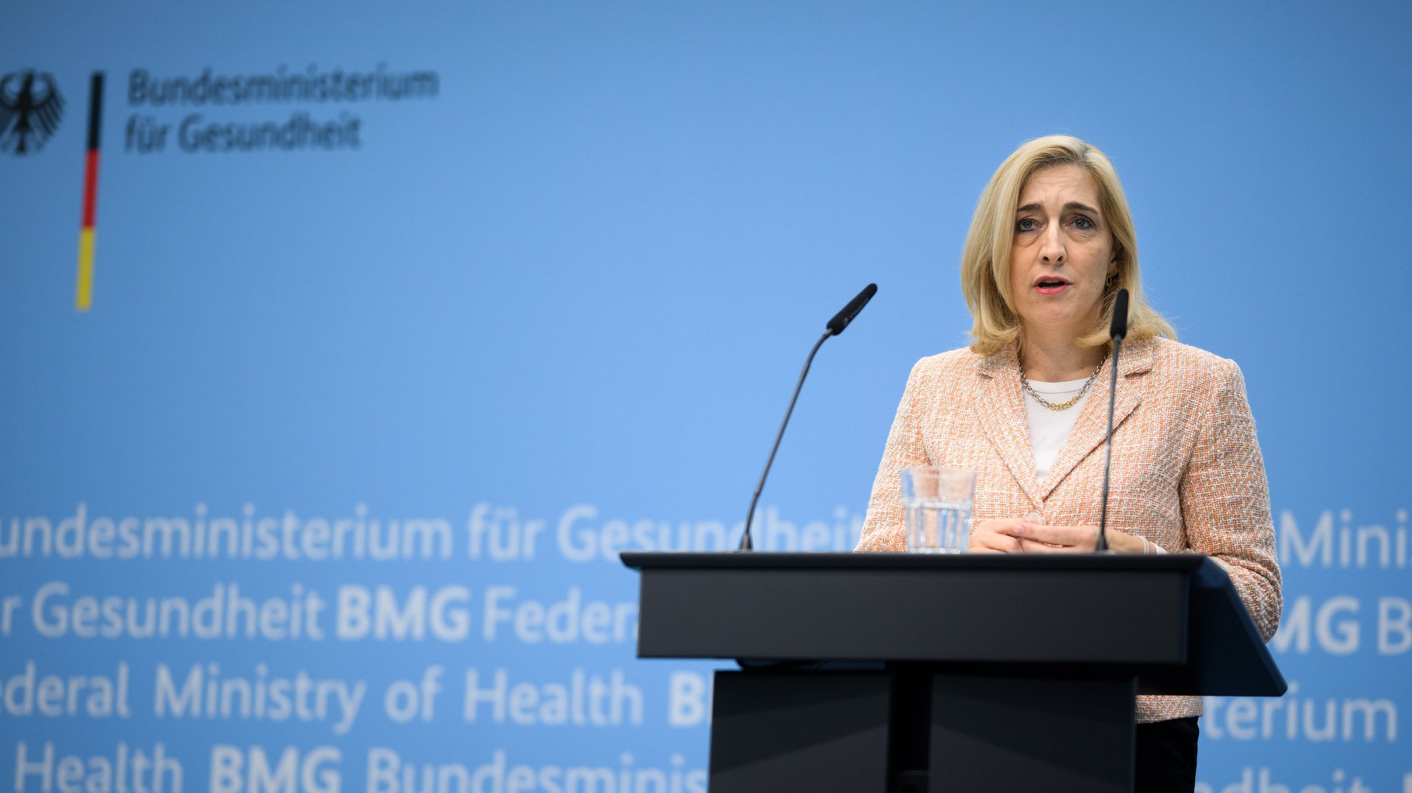 Stabile Kassenbeiträge? Zweifel am Versprechen der Ministerin