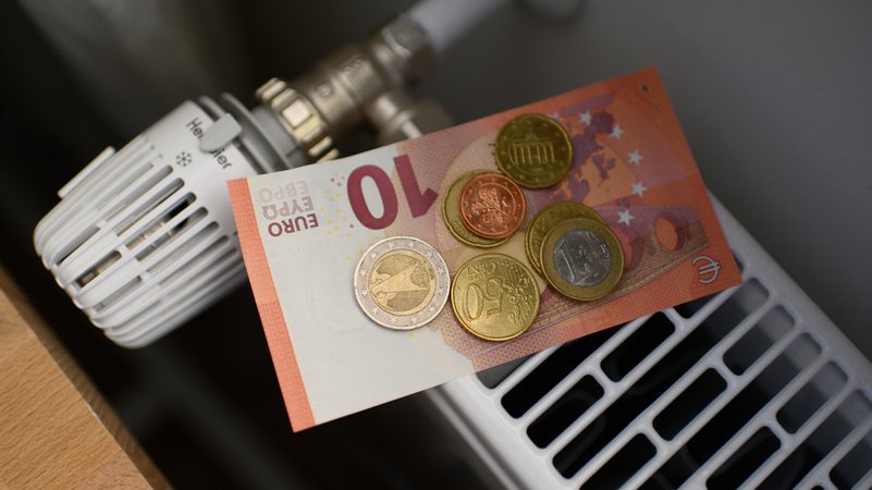 Ein Heizung auf der Geld liegt. | Bild: BR/Lisa Hinder Ein Heizung auf der Geld liegt.