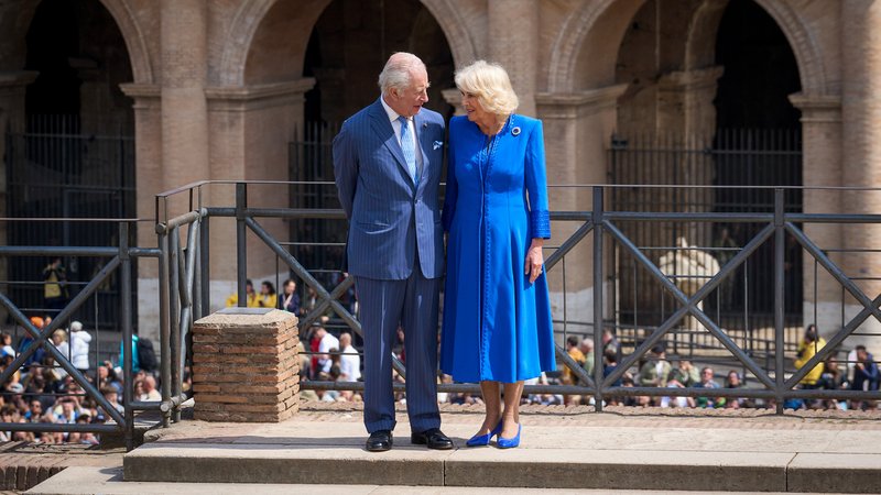 Der britische König Charles III. und seine Frau Camilla bei ihrem Staatsbesuch in Rom. | Bild: picture alliance / Photoshot | - Der britische König Charles III. und seine Frau Camilla bei ihrem Staatsbesuch in Rom.