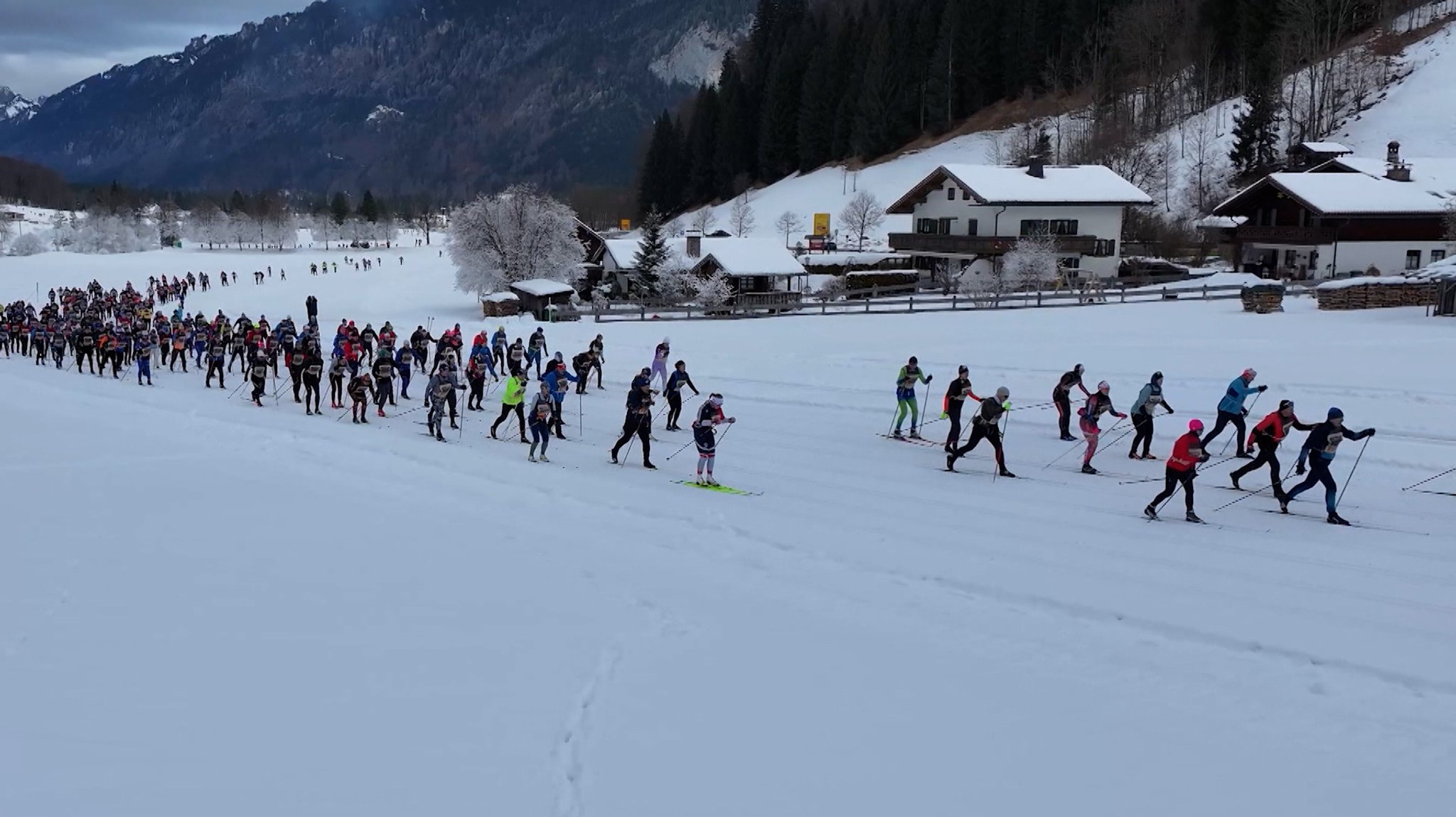 König Ludwig Lauf: Auf König Ludwigs Spuren geht es über die Ettaler Runde ins Graswangtal. | Bild: BR König Ludwig Lauf: Auf König Ludwigs Spuren geht es über die Ettaler Runde ins Graswangtal.