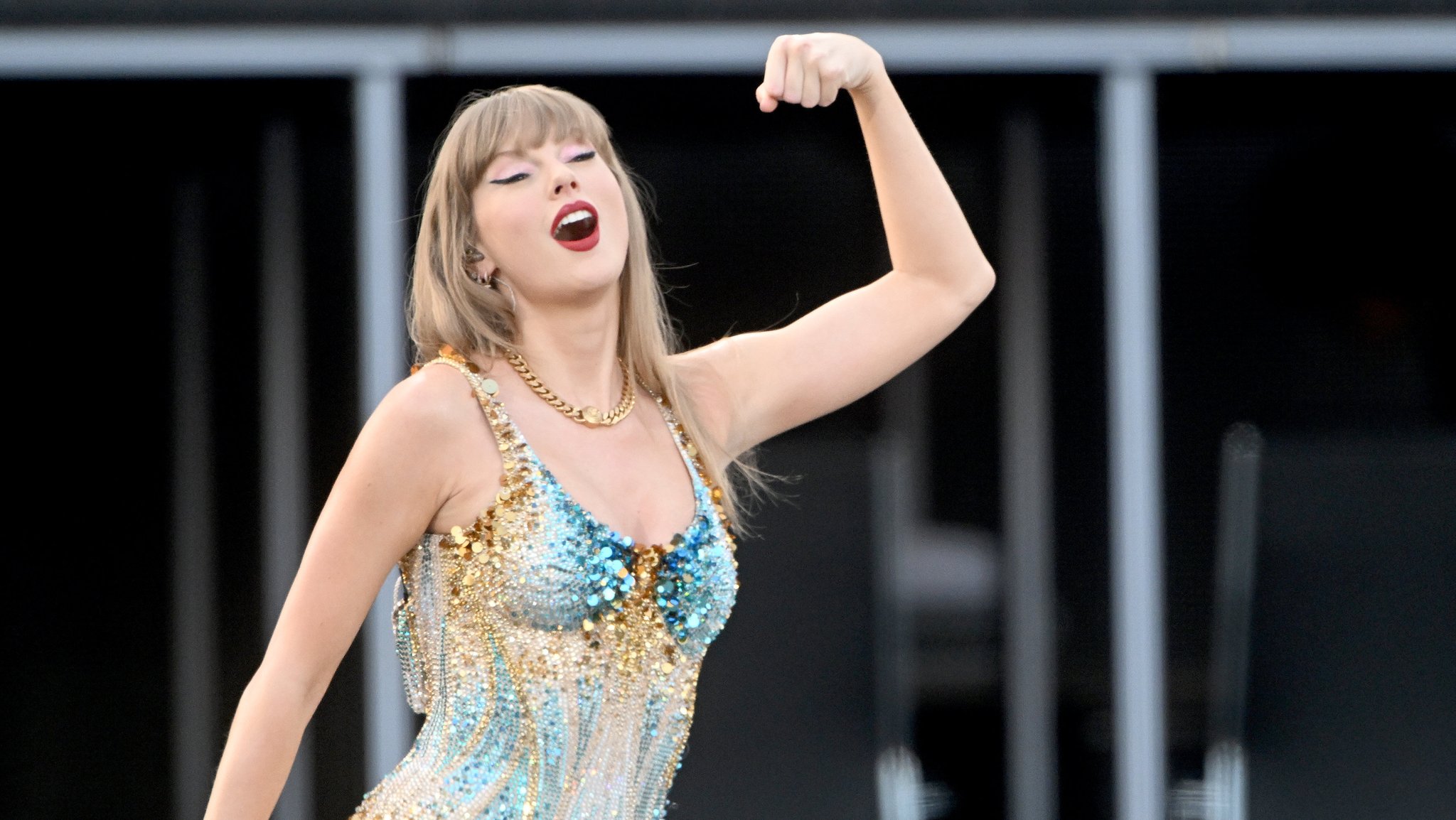 Taylor Swift live auf der Bühne am 27.07.2024 im Münchner Olympiastadion.