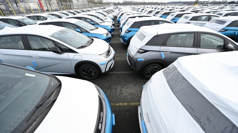Die EU-Zusatzzölle auf die Einfuhr von Elektroautos aus China treten ab Donnerstag endgültig in Kraft. | Bild: Bayerischer Rundfunk 2024 Die EU-Zusatzzölle auf die Einfuhr von Elektroautos aus China treten ab Donnerstag endgültig in Kraft.