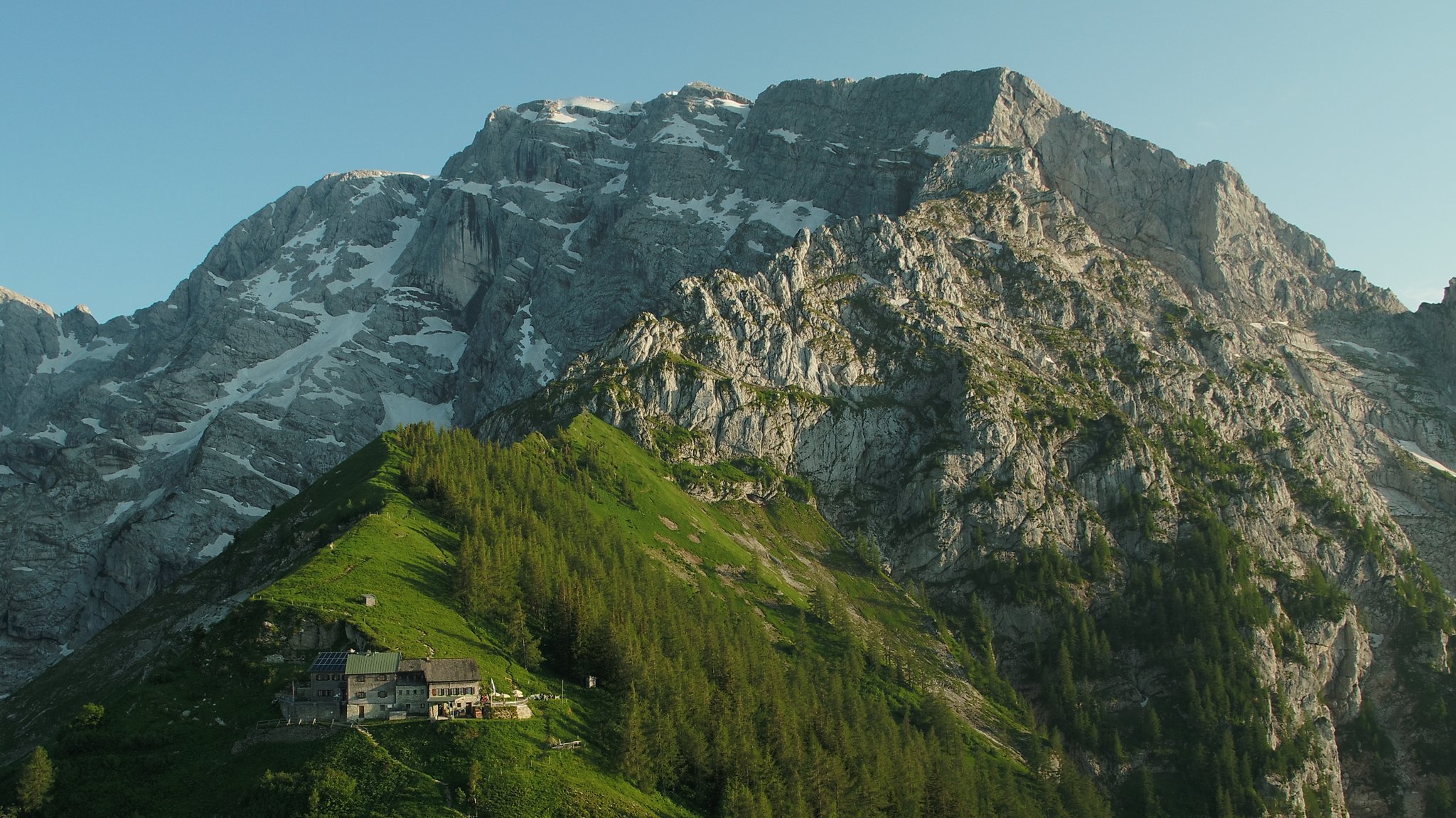 Klettertour am Hohen Göll: Bergsteiger stürzt ab und stirbt