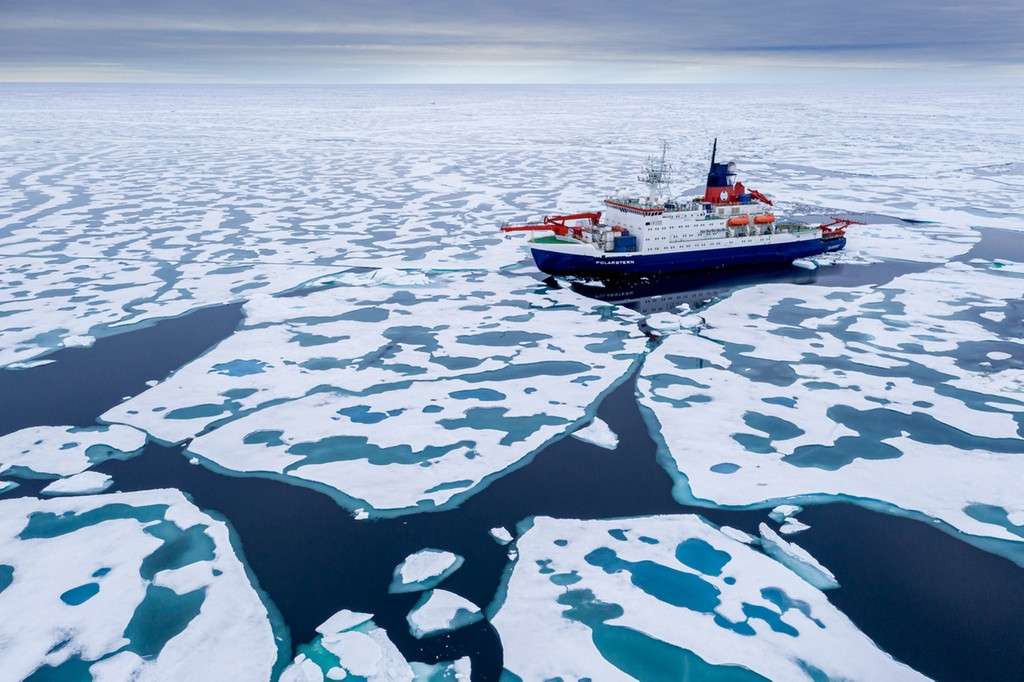 Das Forschungsschiff Polarstern kehrt am 12. Oktober 2020 nach rund einjähriger Forschungsexpedition ins arktische Eis nach Bremerhaven zurück. Mit der Mosaic-Expedition hat das AWI den Zyklus des Eises am Nordpol erforscht.