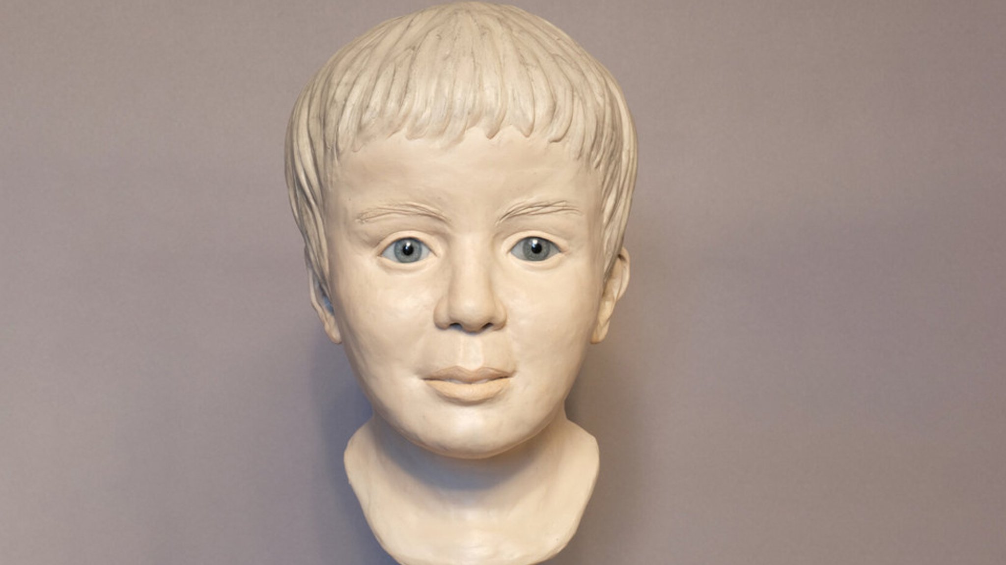 Eine durch Gesichtsrekonstruktion erstellte Skulptur | Bild: Polizei Bayern Eine durch Gesichtsrekonstruktion erstellte Skulptur