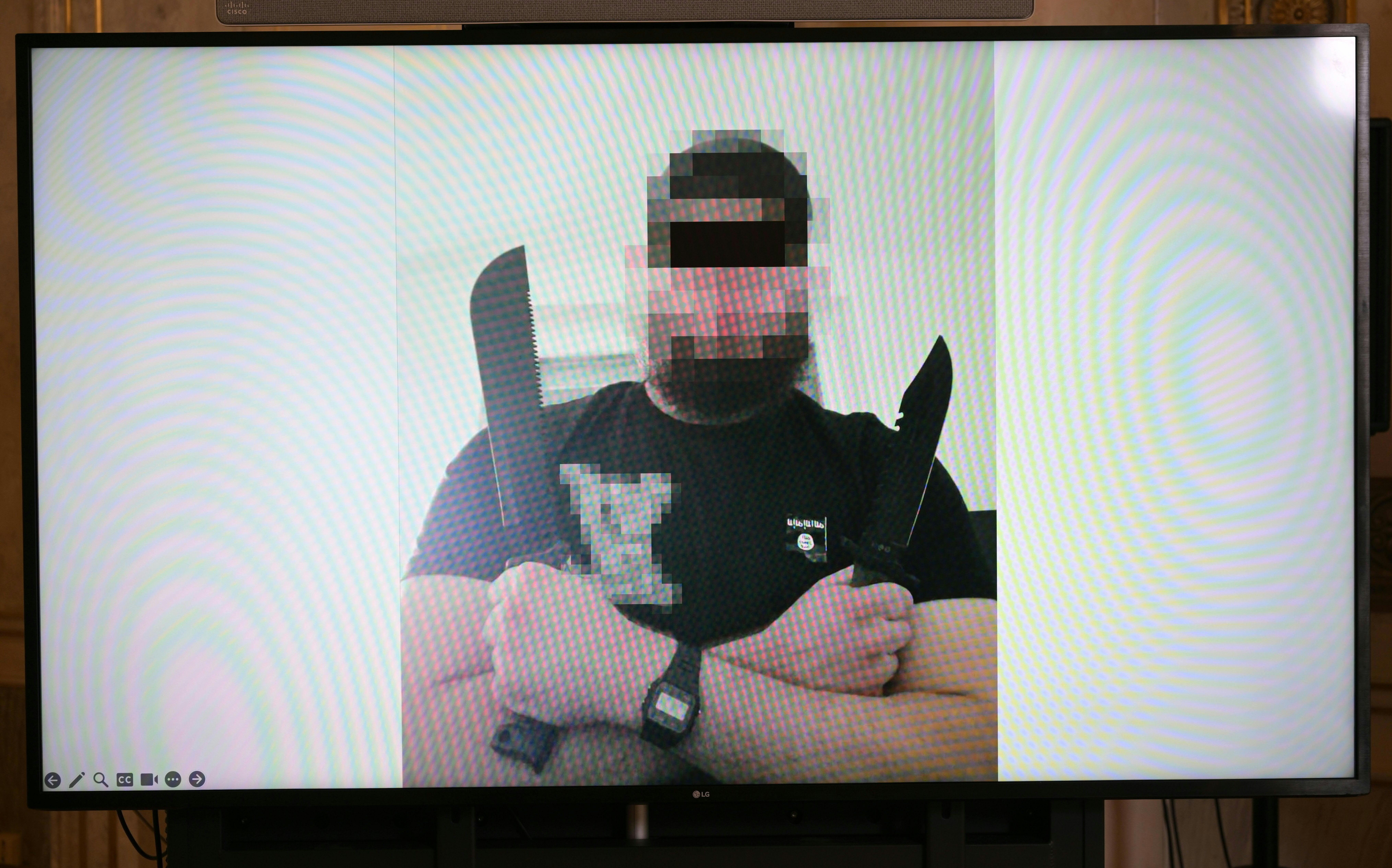 Der unter Terror-Verdacht festgenommene mutmaßliche Anhänger der radikalislamischen Terror-Miliz "Islamischer Staat" (IS) auf einem von den österreichischen Behörden veröffentlichten Foto.